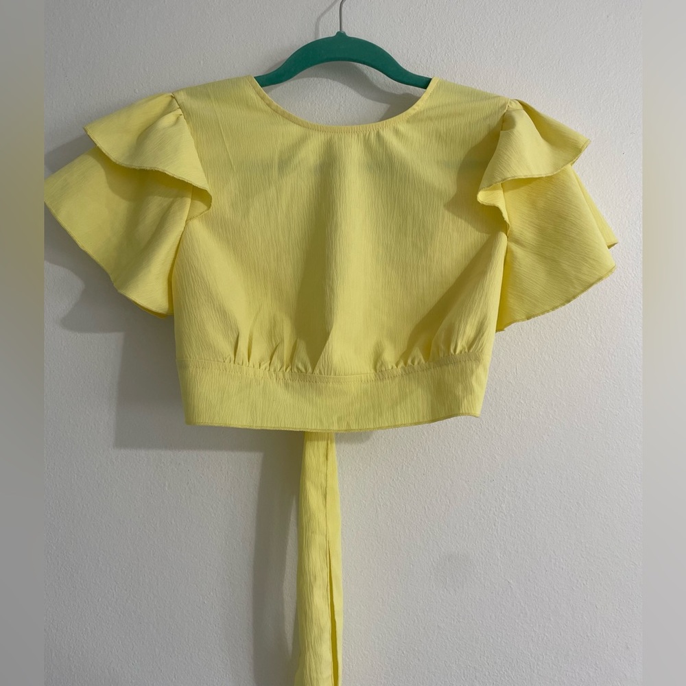 NWOT Ruffle Sleeve Top - Picture 3 of 4